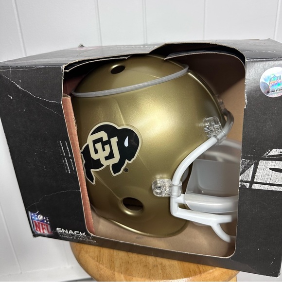NFL Colorado Buffaloes Snack Helmet Chips and Dip - Picture 2 of 8